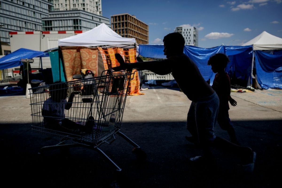 Zéro enfant à la rue, une promesse qui s'éloigne chaque nuit