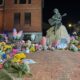 Dolly Parton restera la flamme du Tennessee et sa ville la pleure debout