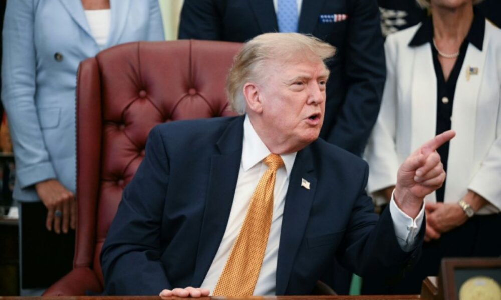 Trump voit une dernière chance pour l'Iran, Téhéran dément toute négociation