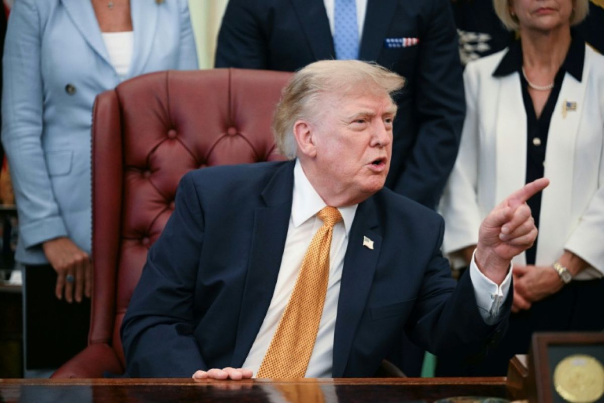 Trump voit une dernière chance pour l'Iran, Téhéran dément toute négociation