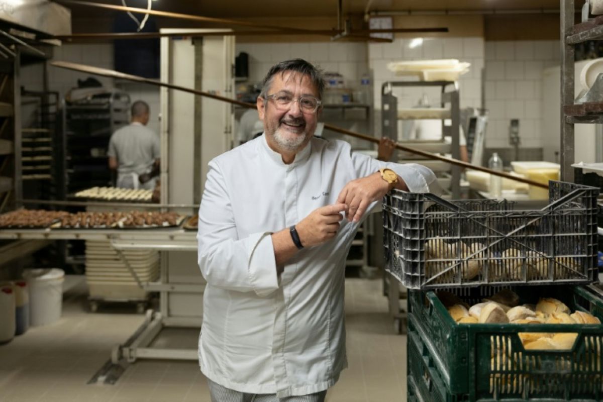 Il est meilleur pâtissier du monde mais reste fidèle à sa boutique de Ménilmontant