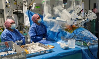 Le robot Da Vinci 5 s'attaque au cancer du poumon en Angleterre