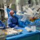 Le robot Da Vinci 5 s'attaque au cancer du poumon en Angleterre
