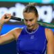 Sabalenka s'effondre à Toronto, la reine du circuit inquiète à quinze jours de l'US Open