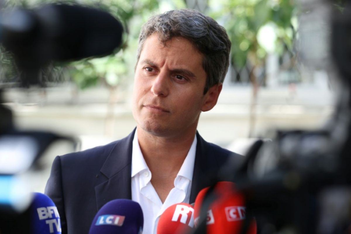 Gabriel Attal pris pour cible par une machine à faux médias prorusse