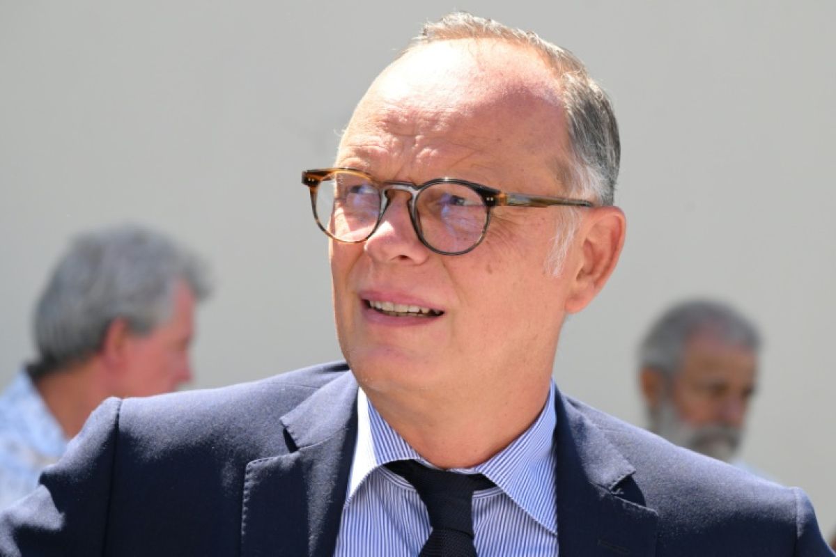 Édouard Philippe veut passer l'assurance chômage à la sauce allemande et muscler le contrôle des arrêts maladie