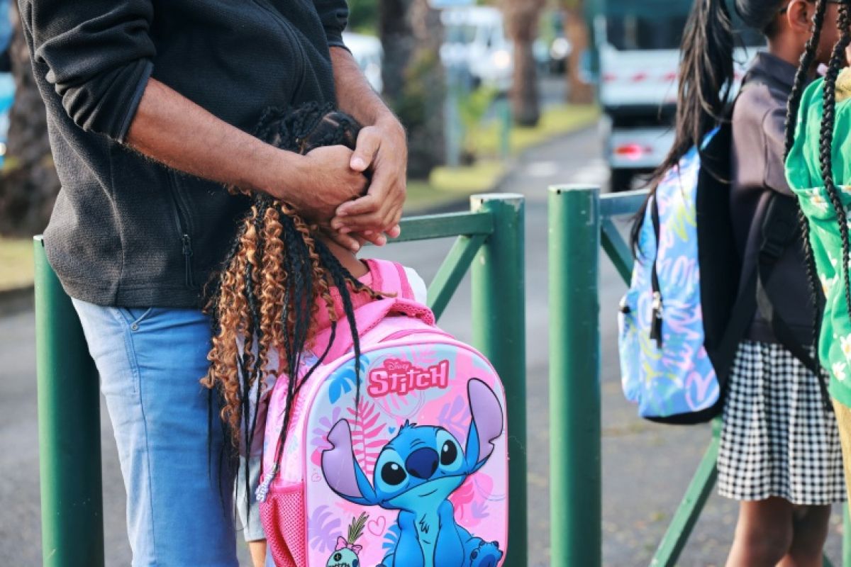 À La Réunion, la seconde main vient au secours des cartables et des budgets