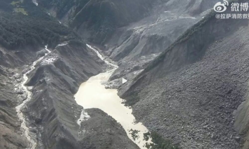 Un lac glaciaire au Tibet fait planer une nouvelle menace sur le Népal