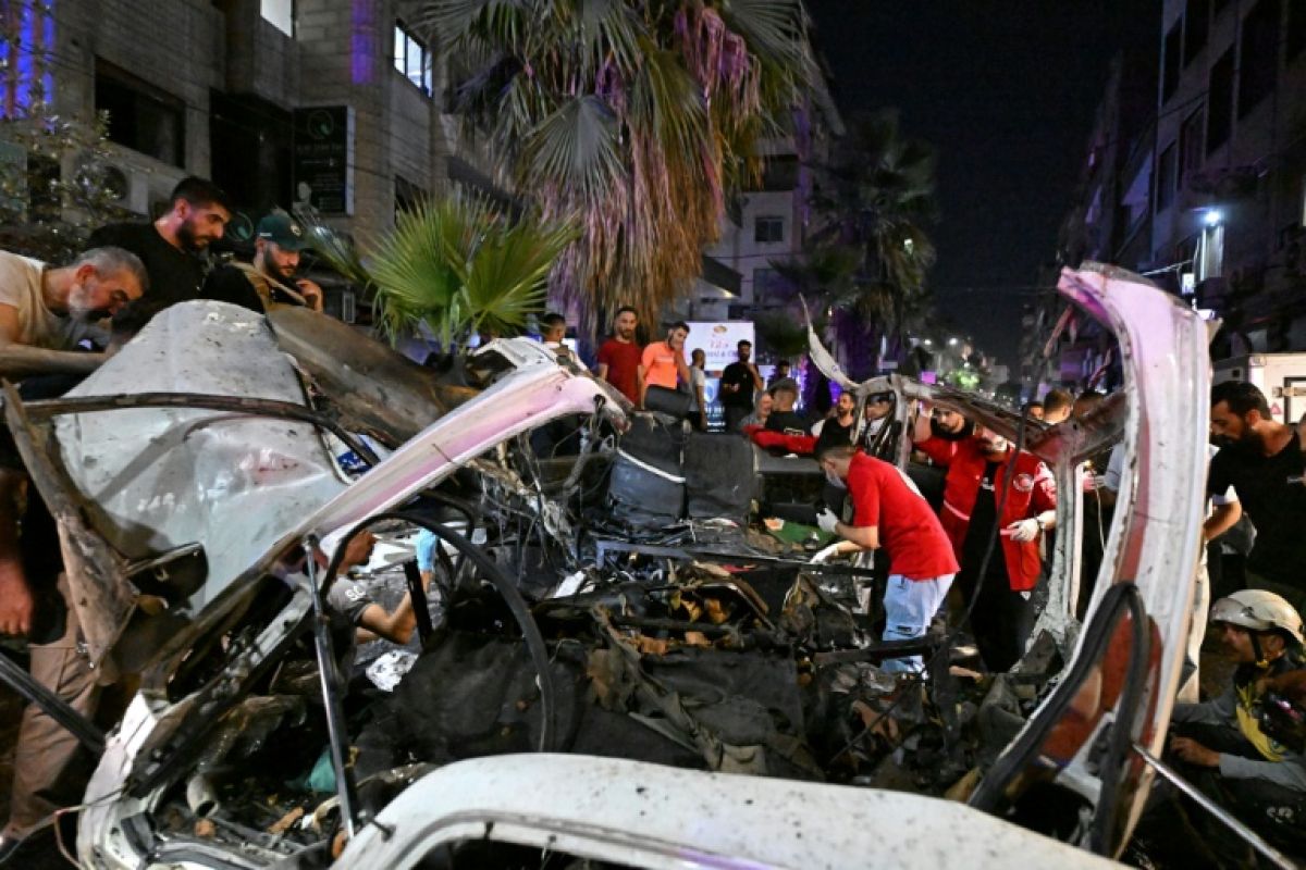 Un minibus soufflé par une bombe près de Damas, deux morts et treize blessés