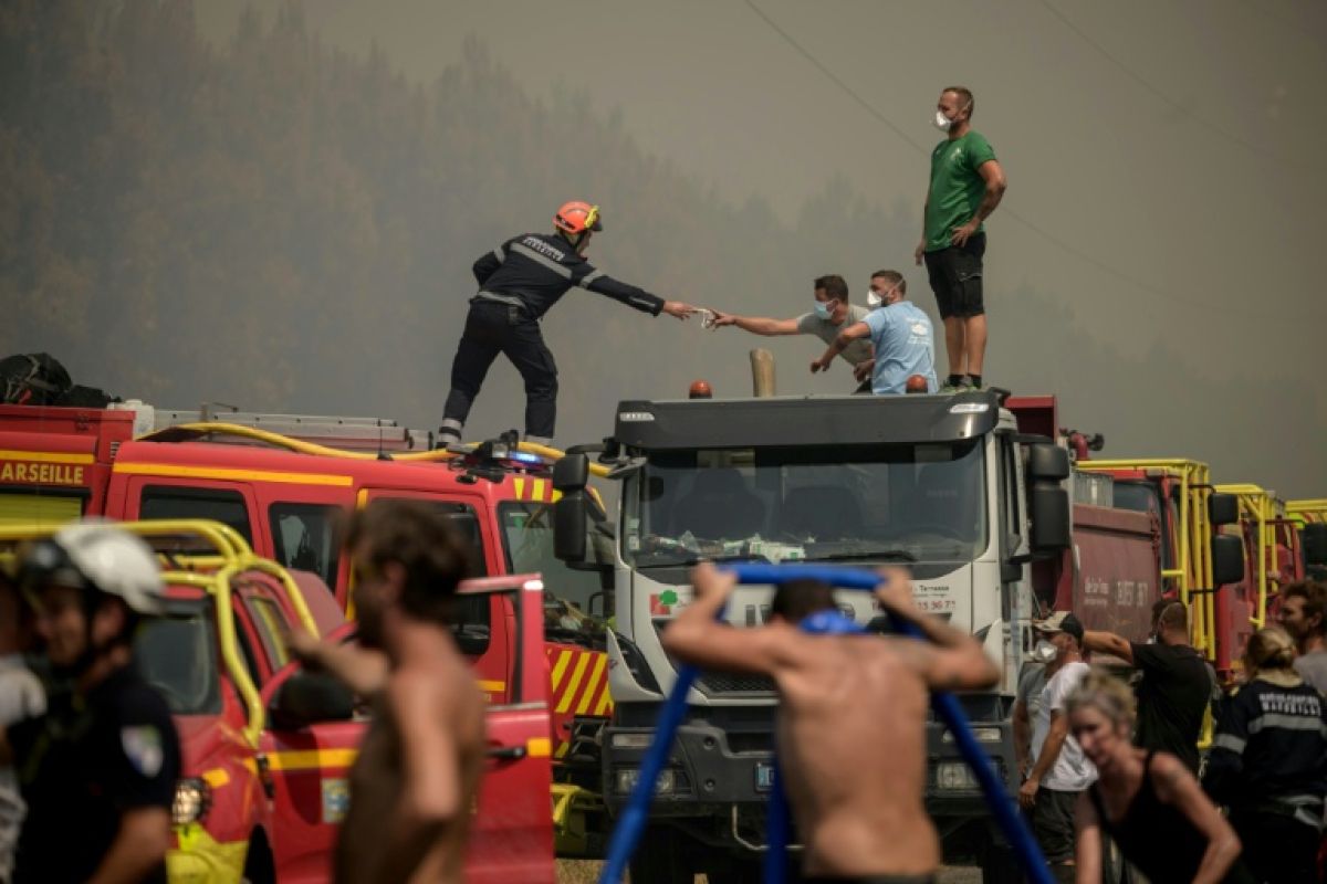 Le feu du Gros Bessillon va plus vite qu'un cheval au galop, la Gironde reprend son souffle