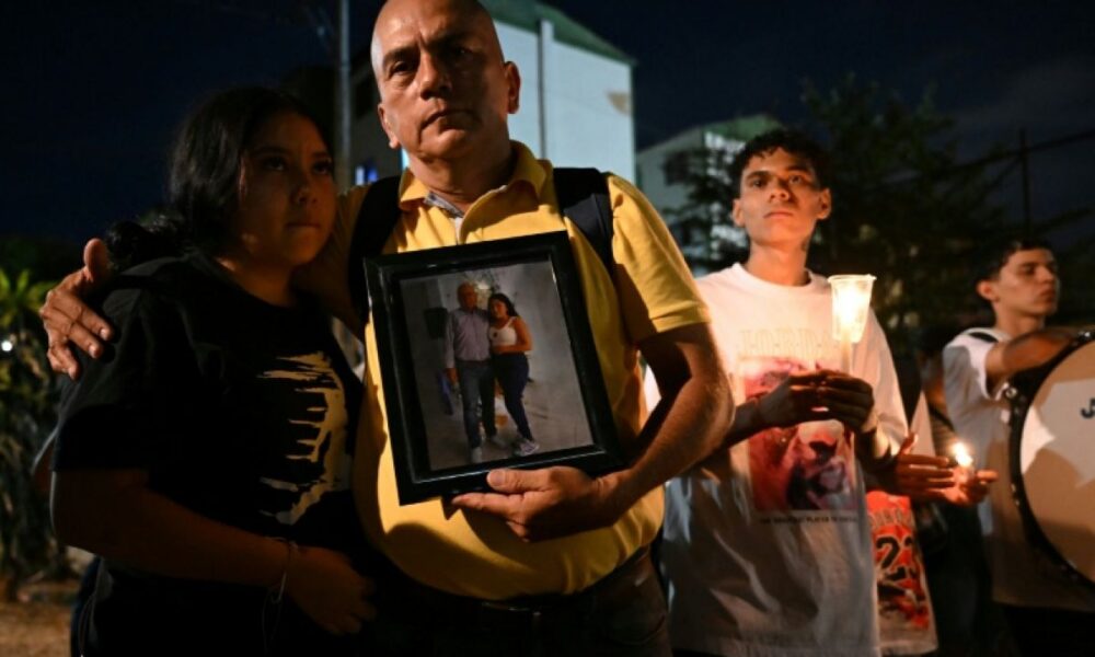 Après la secousse, les secouristes colombiens refusent de rendre les armes