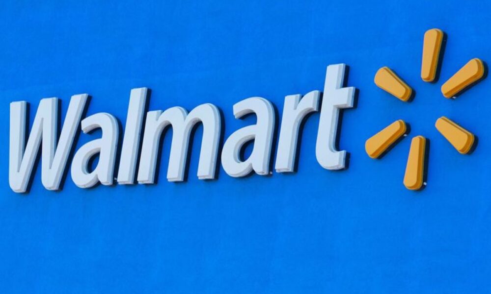 Walmart déçoit pour la première fois depuis 2024, les prix de l'essence freinent les achats