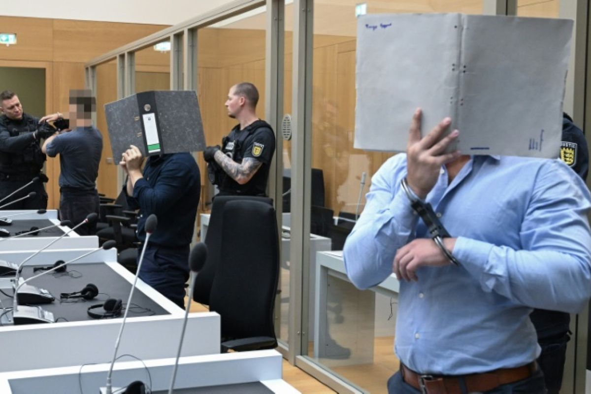 Un colis piégé, une peine de quinze mois et deux acquittements en Allemagne