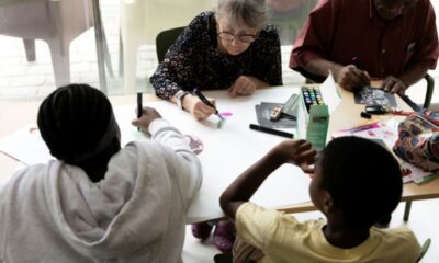Vieillir entourée d’enfants et de jeunes, le pari gagnant de Michèle