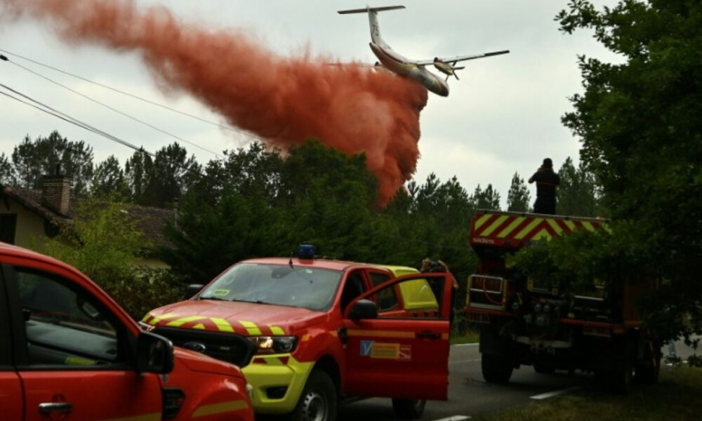 L'incendie des Landes ralentit, les pompiers respirent