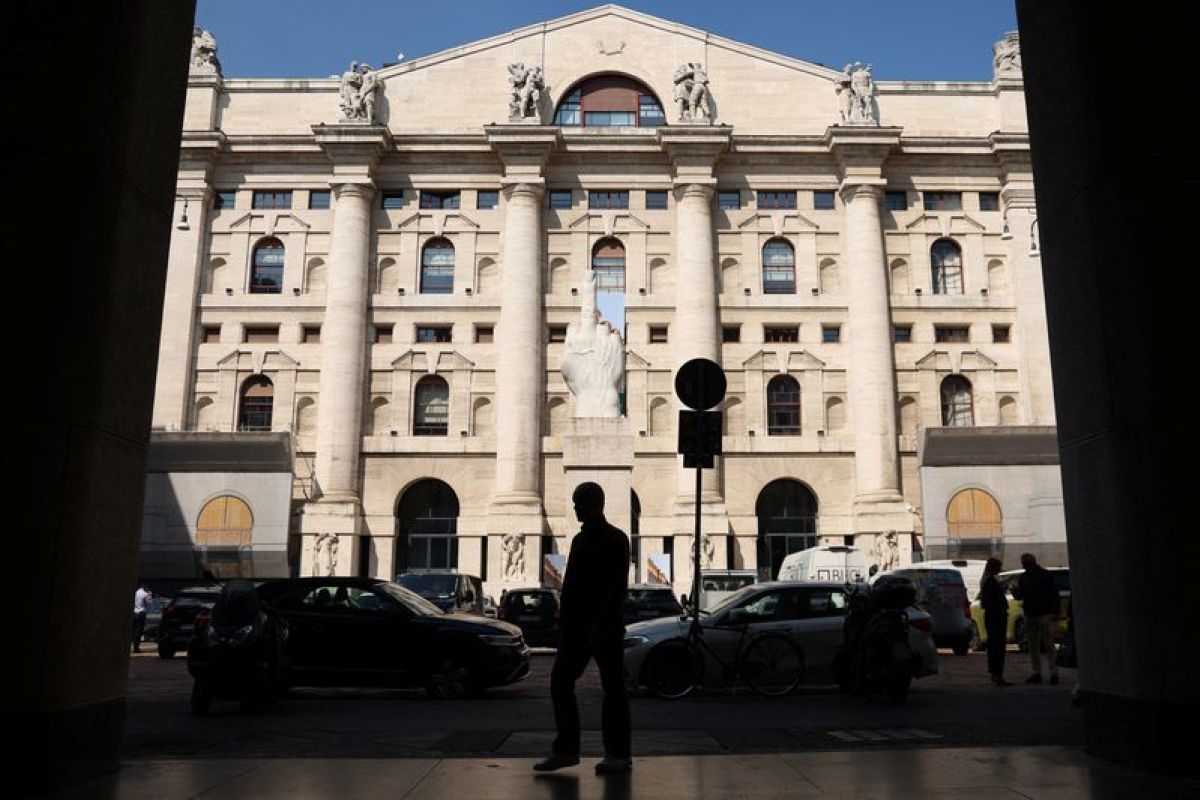 Les Bourses européennes avancent à tâtons après une semaine agitée