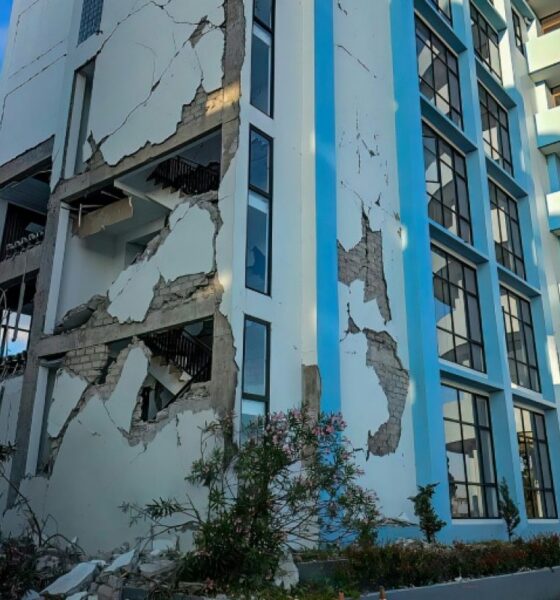 Indonésie secouée par un violent séisme, vingt morts et une course vers les hauteurs