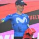 Il refuse de porter le maillot rouge et rend hommage à son rival terrassé