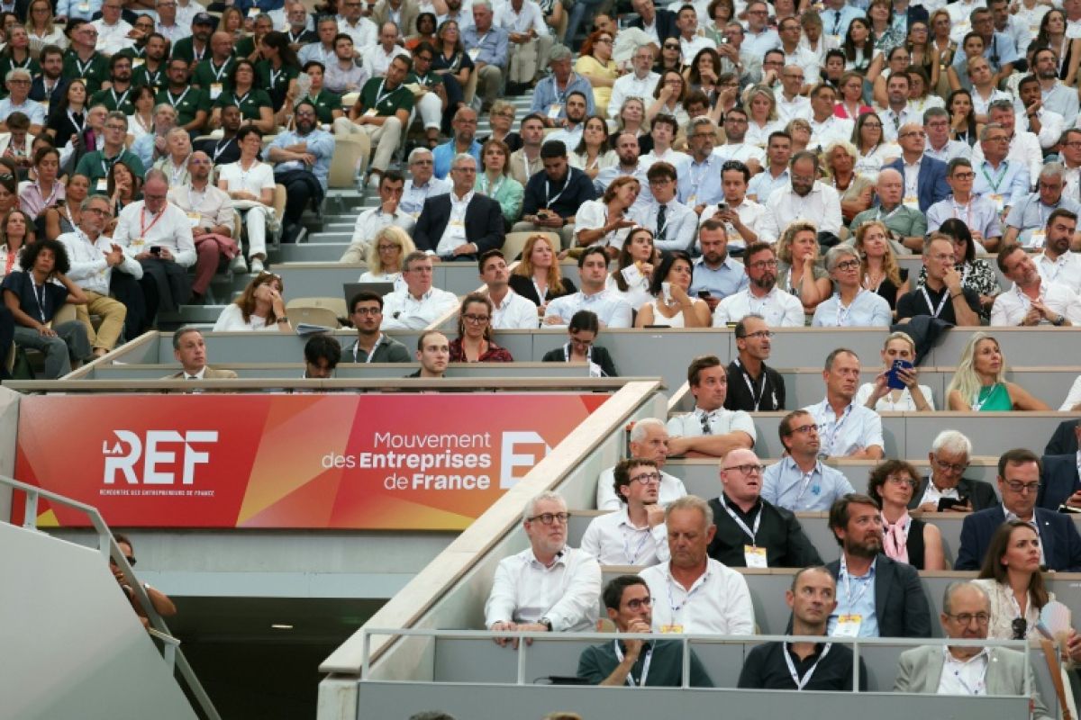 Roland-Garros se transforme en ring politique pour les prétendants à l'Élysée