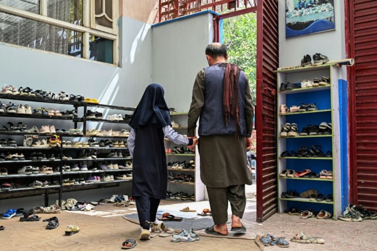 En Afghanistan, des pères défient l'interdit pour instruire leurs filles