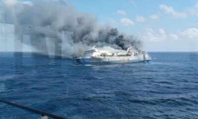 Un ferry en flammes laisse 41 disparus au large de l'Indonésie