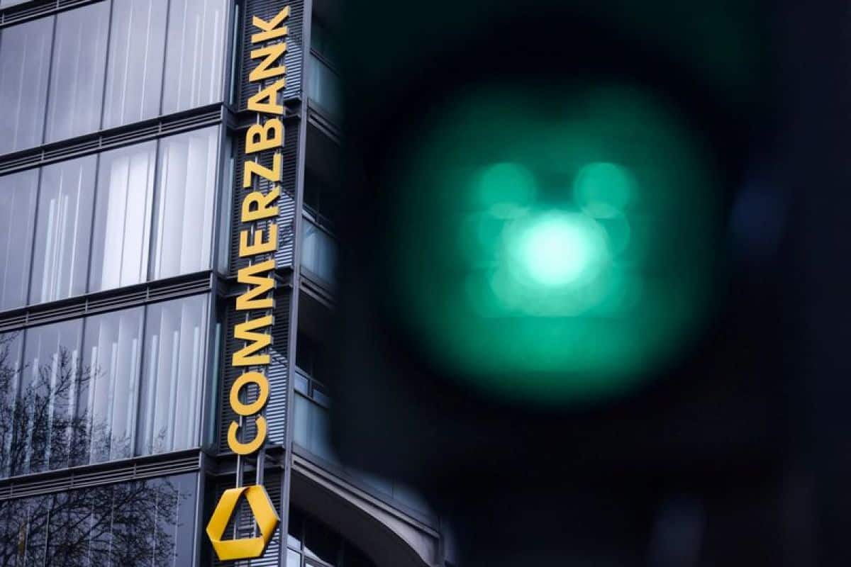 Commerzbank affiche des bénéfices en pleine forme et repousse les avances d'UniCredit