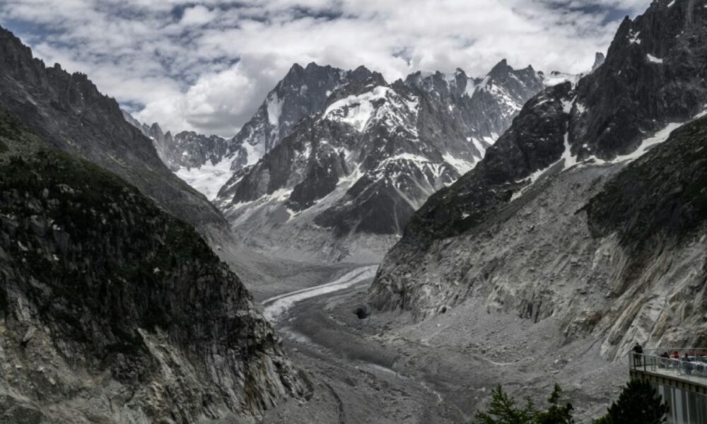 Le Mont-Blanc s'effrite à un rythme jamais vu cet été
