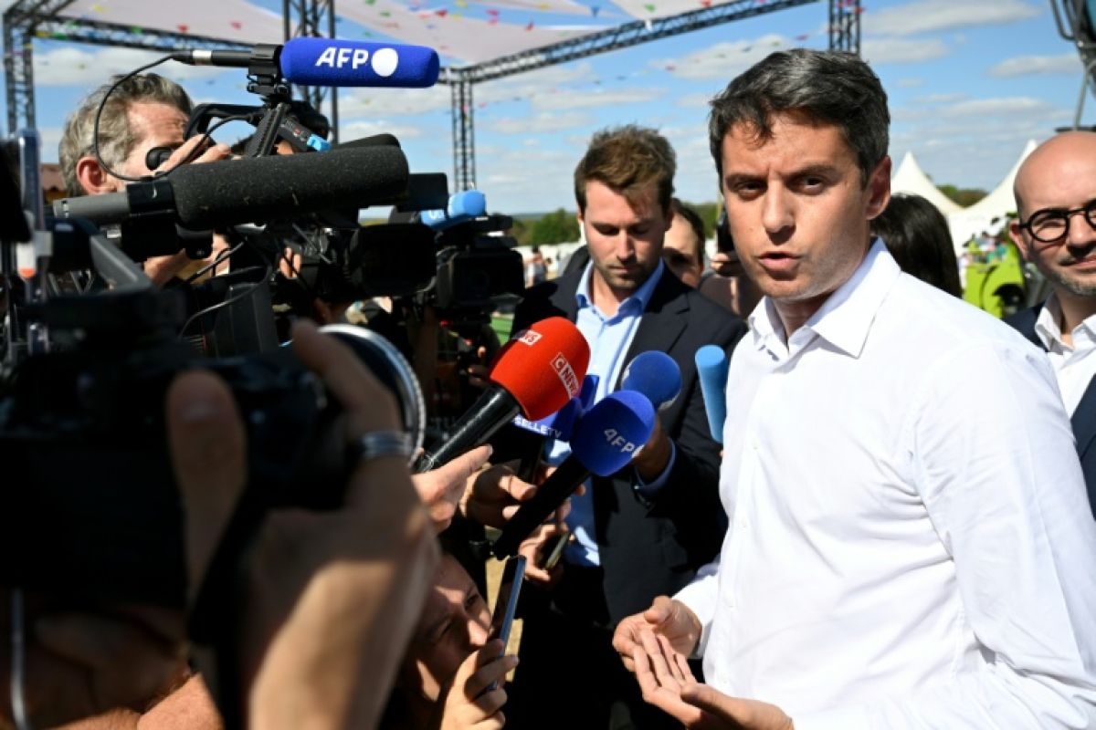 Attal veut agir dès la première minute, Philippe rêve d'une rentrée en septembre