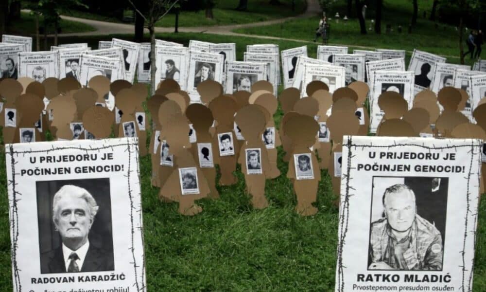 Des milliers de Serbes vont enterrer Ratko Mladic comme un héros et l'Europe s'indigne