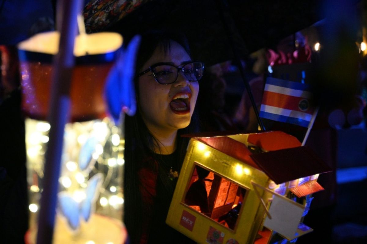 Au Costa Rica, des milliers de lanternes contre la réforme de la justice