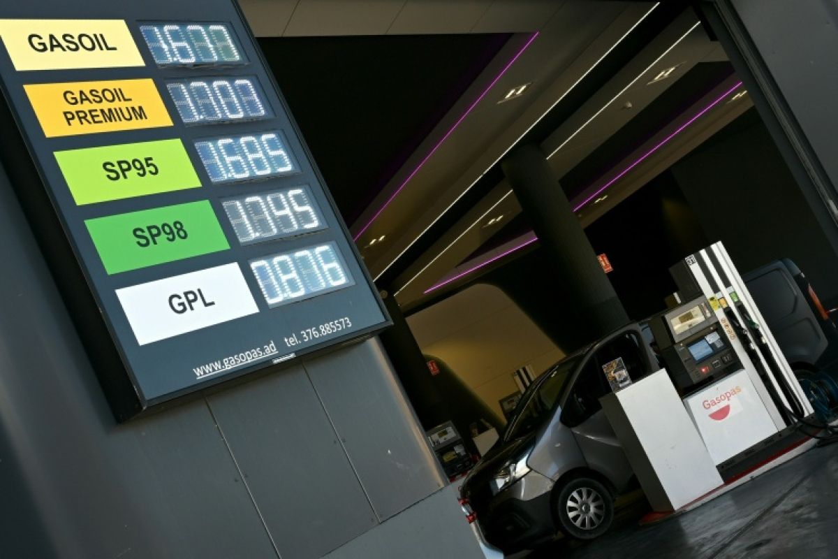 En Andorre, le carburant à prix cassé fait le plein de clients français
