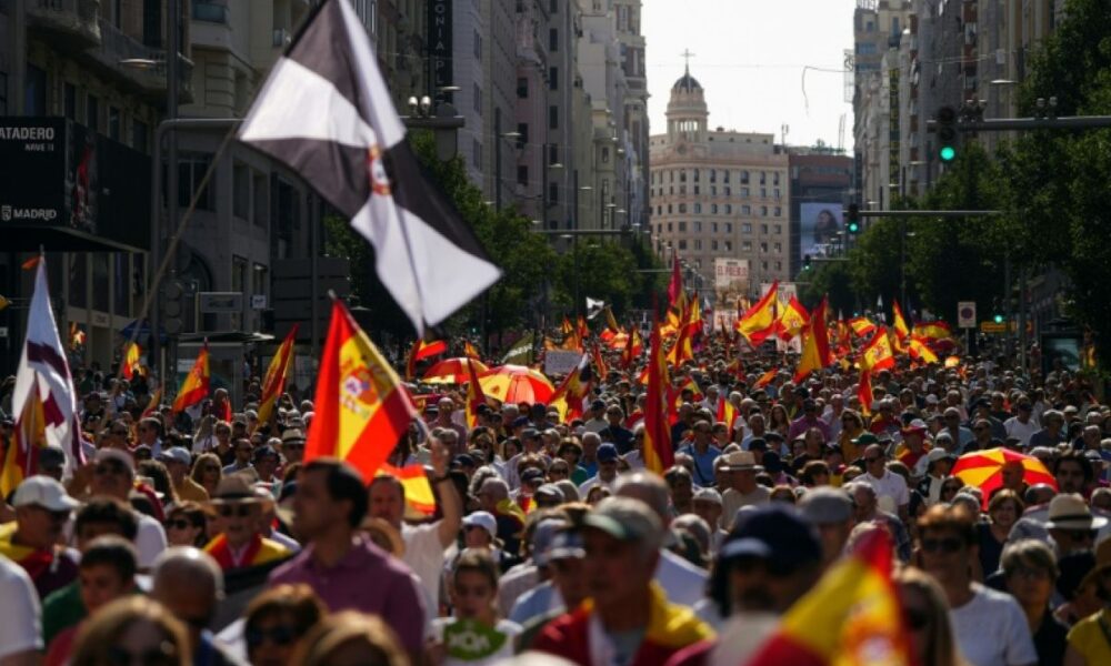 Ceuta, des milliers de manifestants à Madrid réclament des élections