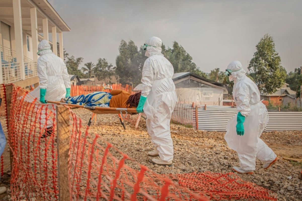 Ebola en RDC 5000 soignants manquent à l'appel pour enrayer l'épidémie