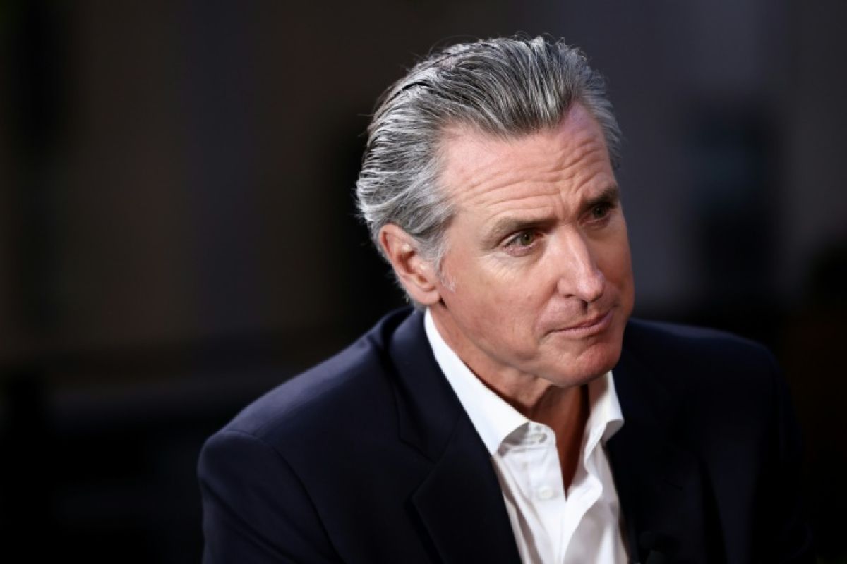 Gavin Newsom annonce la fin de la présidence Trump pour novembre
