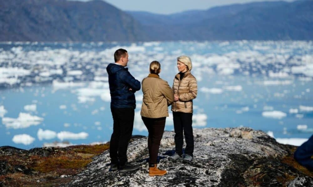 Entre icebergs et maisons colorées, l’Europe fait bloc autour du Groenland face aux convoitises de Trump