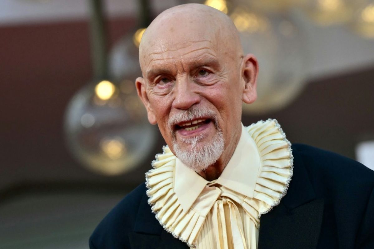 À 72 ans, John Malkovich décroche enfin son premier grand prix à Venise