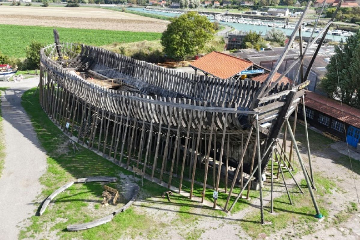 Un vaisseau de Louis XIV reprend vie près de Dunkerque, une planche de chêne à la fois