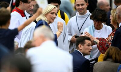 Le pape, une messe et une assemblée de politiques qui fait parler