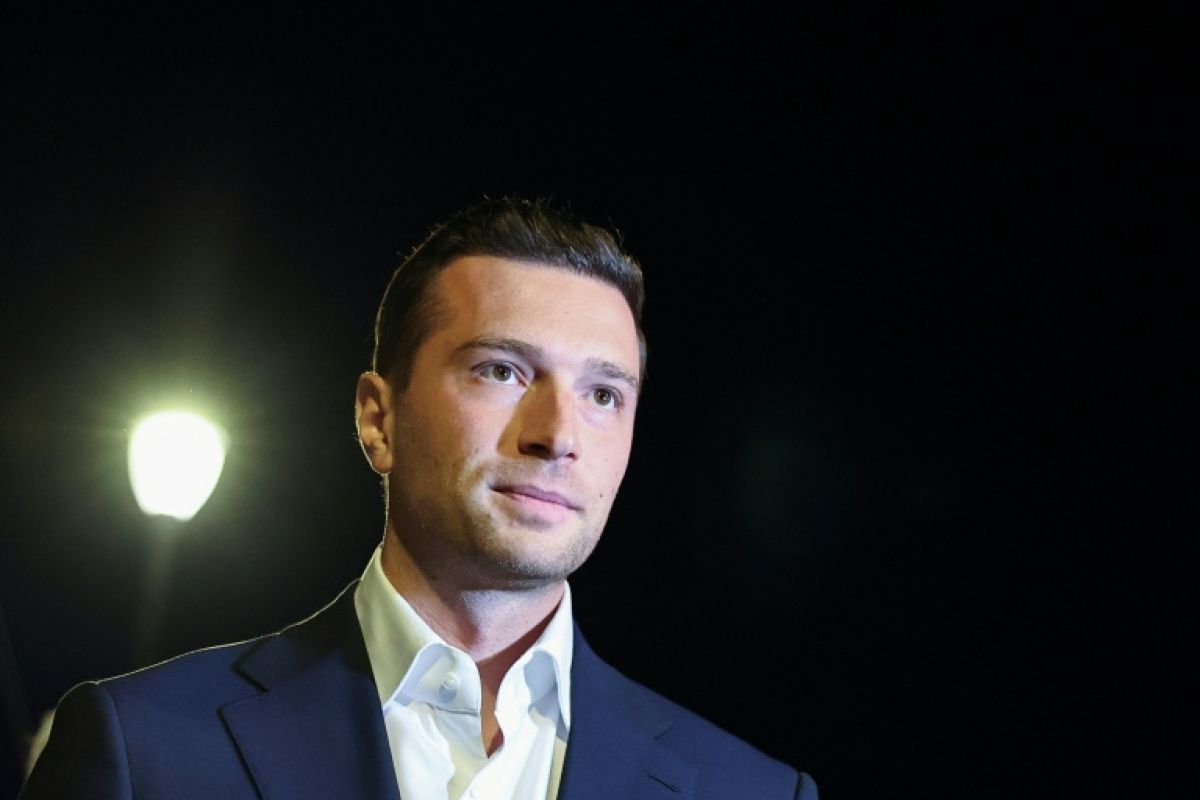 Jordan Bardella balaie des écrits antisémites de 2013 qui lui sont attribués