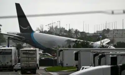 Cinq morts sur une route de Miami quand un cargo d'Amazon manque la piste