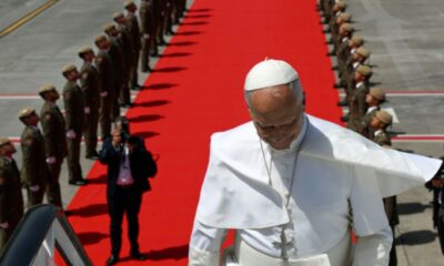 Papamobile, sang d'avance et 15 000 policiers, l'envers du décor d'un voyage papal