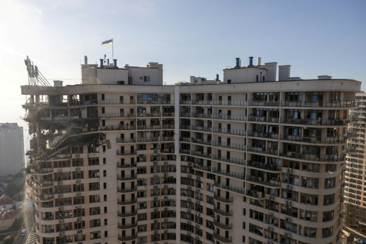 Quatre morts en Ukraine après une nuit de frappes russes, dont deux dans une usine sidérurgique