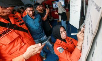 Un ferry sombre en mer de Java, les secours traquent 140 disparus