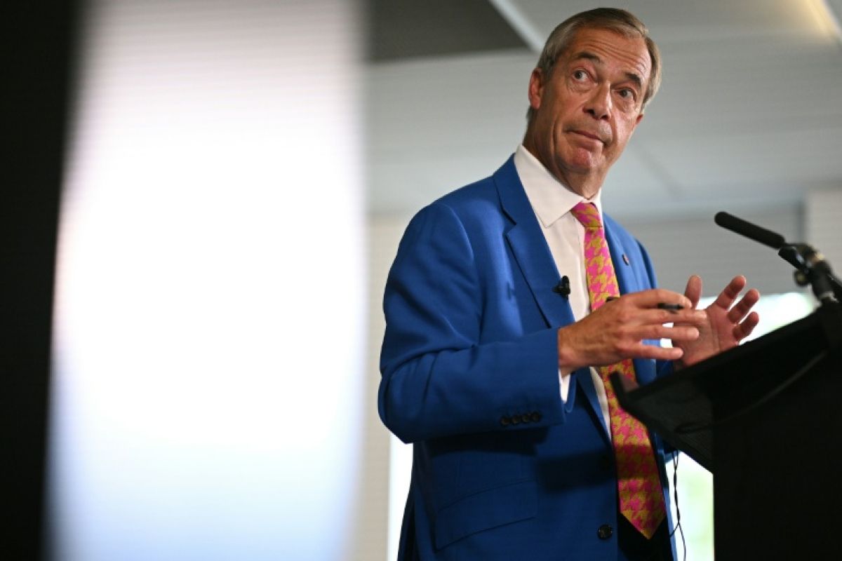 Jordan Bardella vient prêter main forte à Nigel Farage dans la tourmente des financements