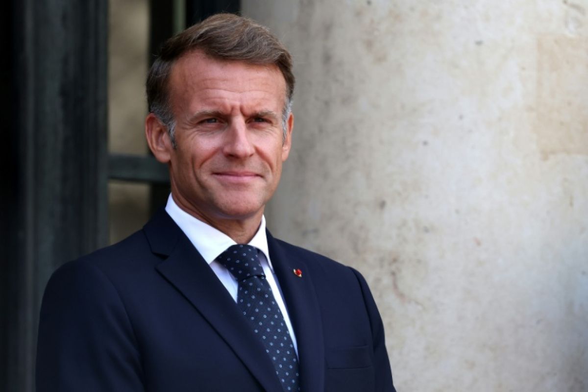 Macron convoque les candidats à l'Élysée pour une réunion confidentielle sur les crises mondiales