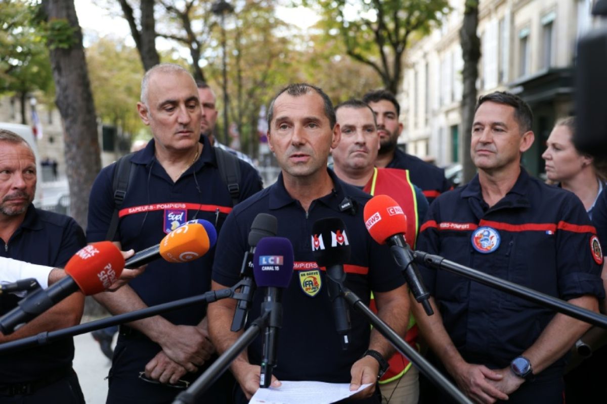 Après un été de feux, les pompiers disent stop et lancent une grève nationale