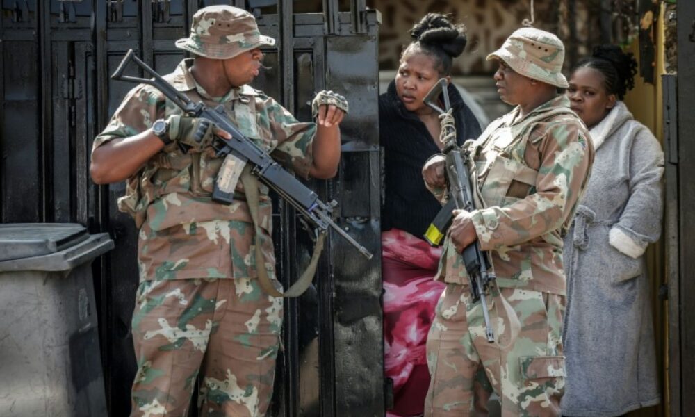 Deux fusillades en une seule nuit font au moins 27 morts en Afrique du Sud