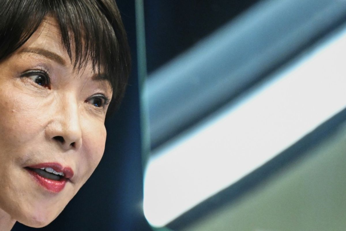 Takaichi garde son équipe et prépare un cadeau fiscal qui fait déjà débat