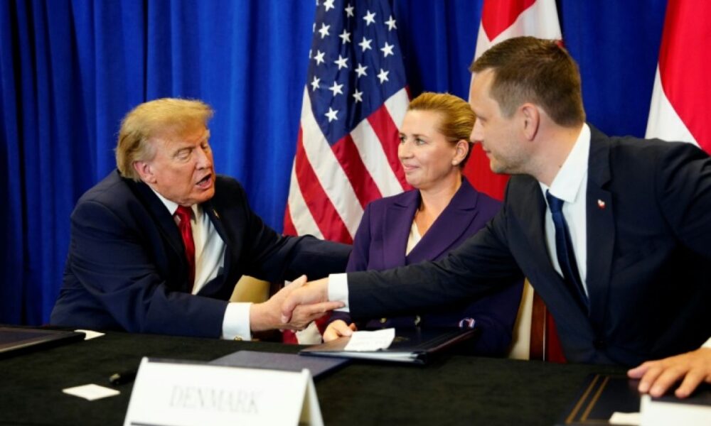 Le Groenland scelle son rapprochement avec Washington, l'Europe respire