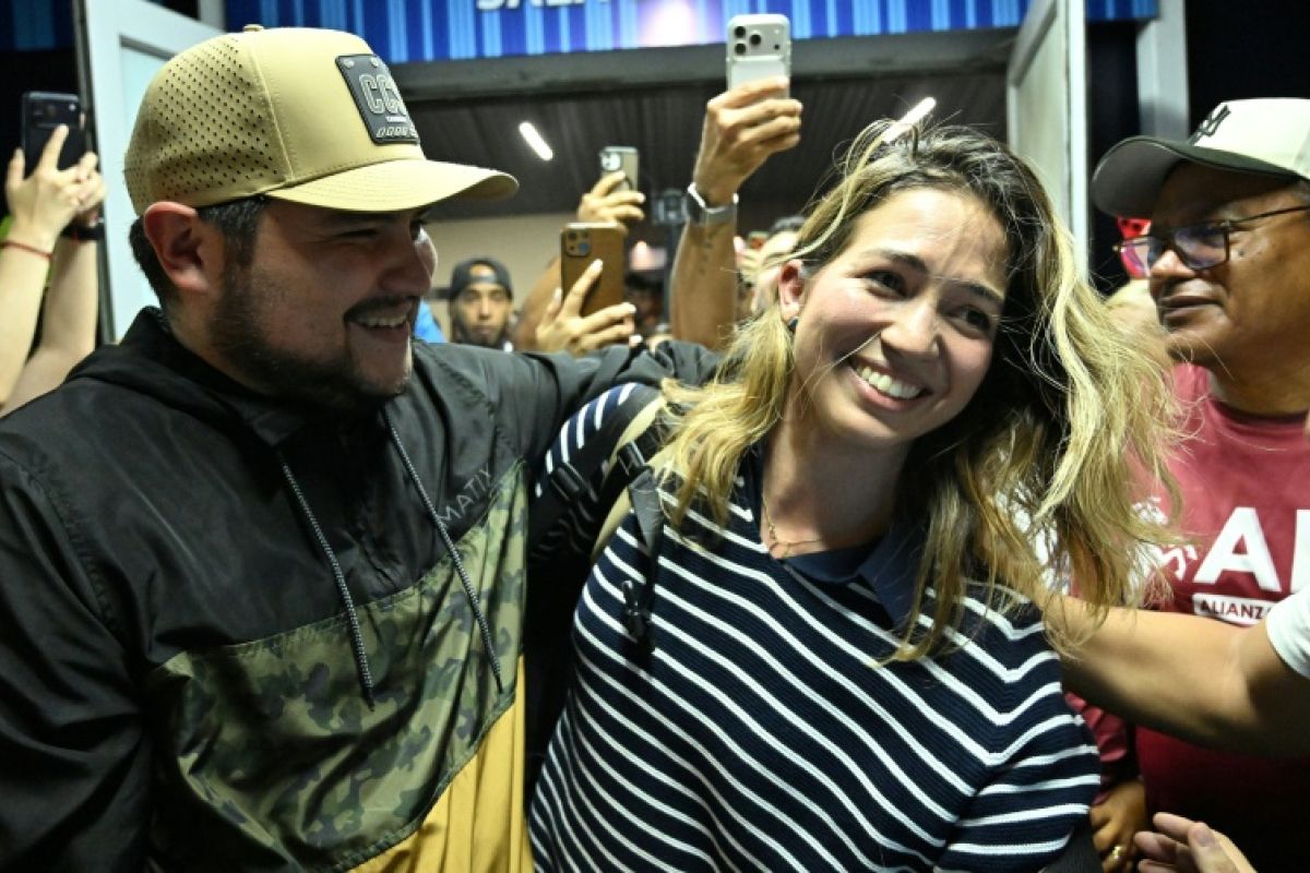 Une proche de Maria Corina Machado rentre au Venezuela, la pression monte pour le retour de l'opposante